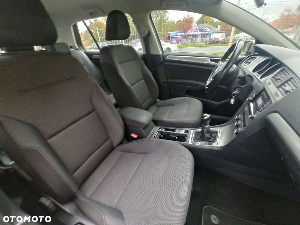Volkswagen Golf - 11