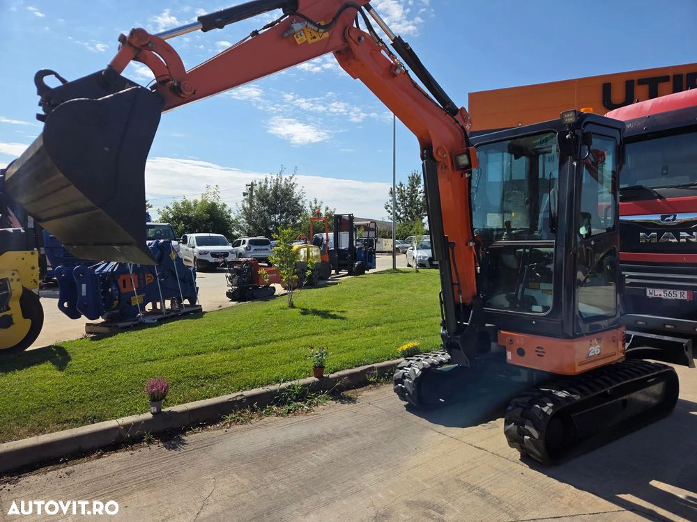 Hitachi ZX26U-6, 2024, 939 ore, Masa operationala 2,74tone, CUPLA RAPIDA mecanica+cupa ingusta+cupa lata+cupa taluz neinclinabila, LAMA NIVELARE, inst picon pe brate, fara aer conditionat, latime 1,2m, ridica 1,6 tone, JAPONIA, leasing-PROMOTIE 31.900Eur+Tva - 26