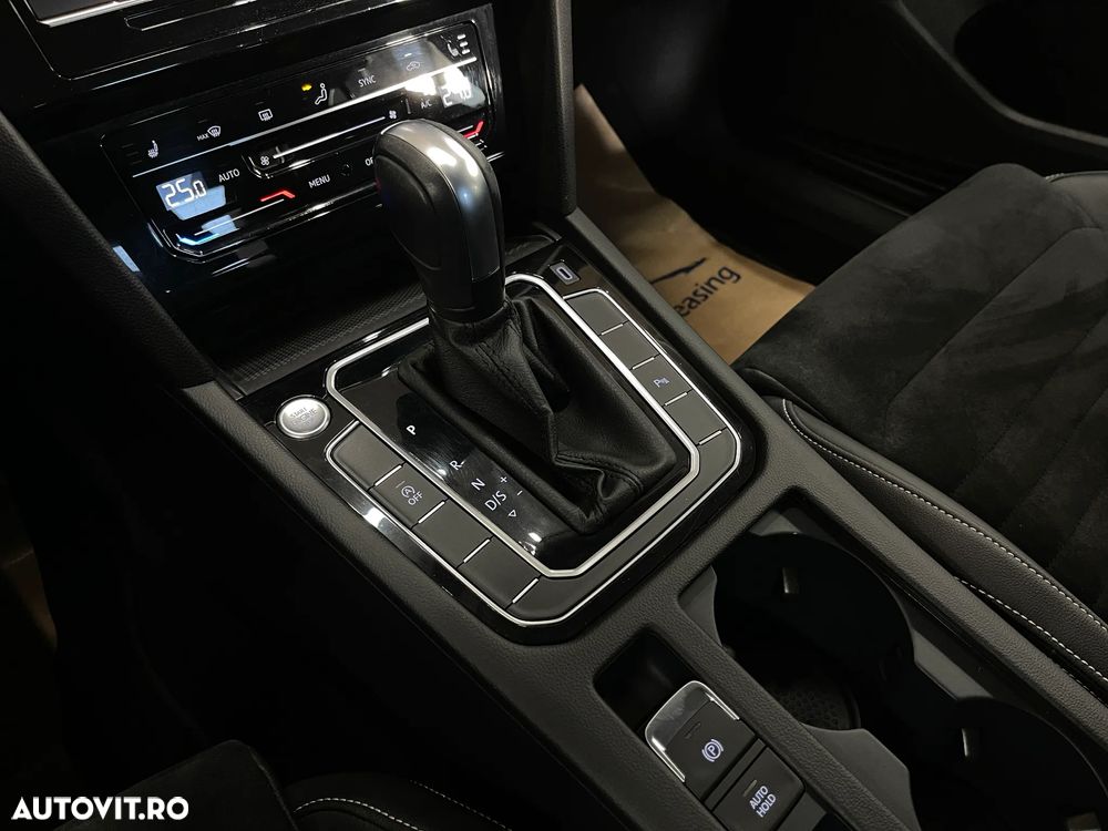 Volkswagen Passat 2.0 TDI DSG Highline - 25