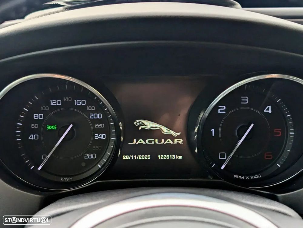 Jaguar XE - 11