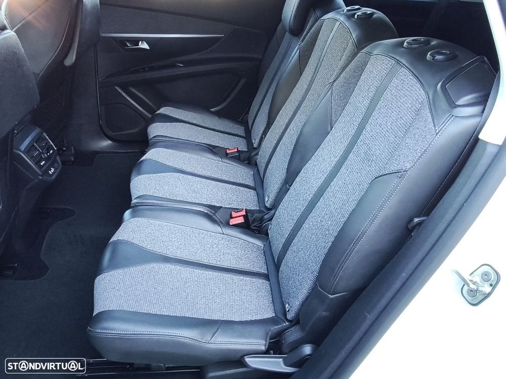 Peugeot 5008 1.2 PureTech Allure Pack EAT8 - 23