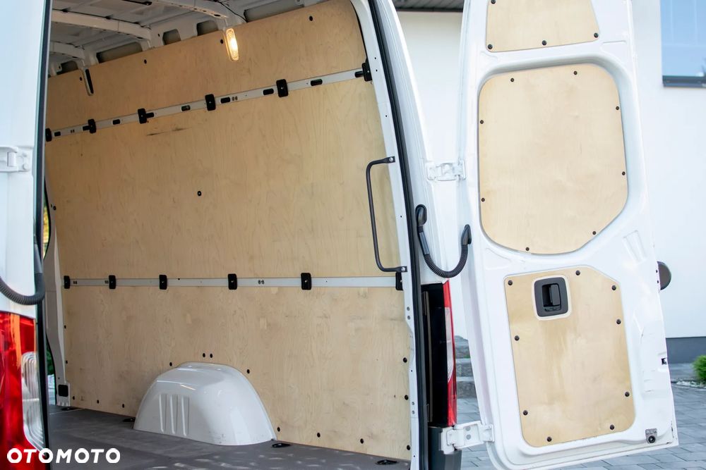 Mercedes-Benz Sprinter 319 - 23