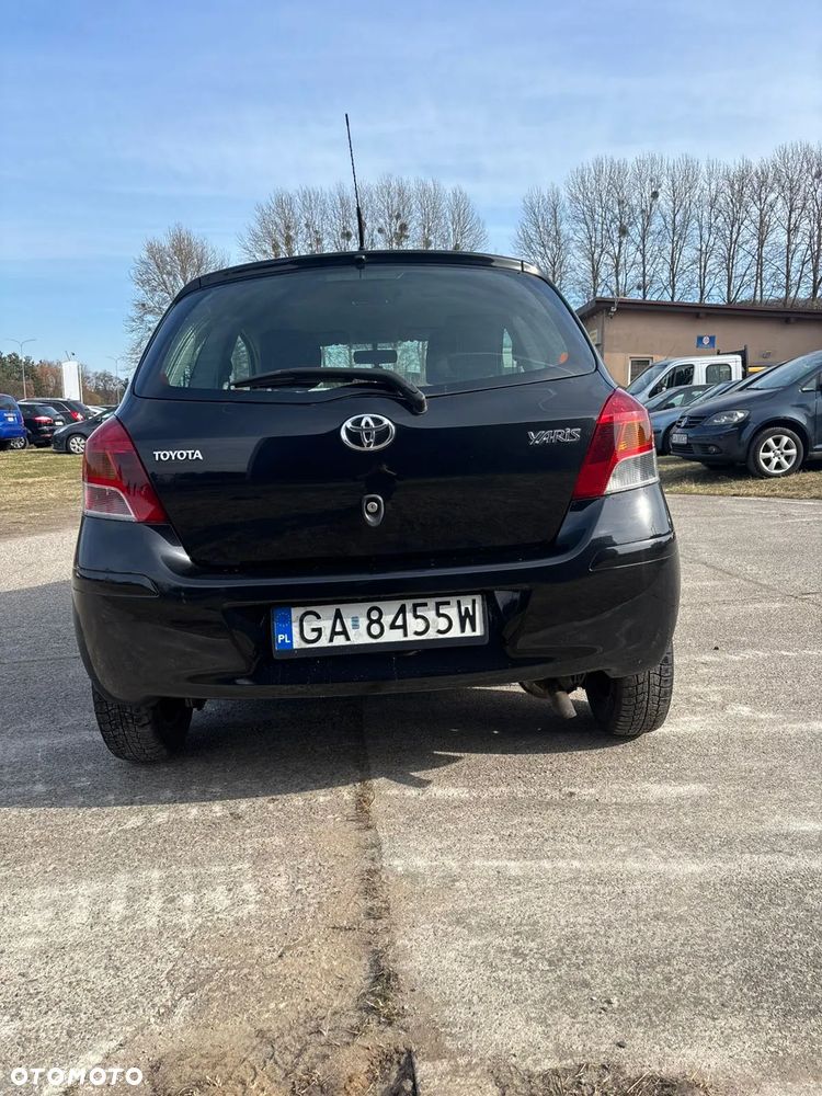 Toyota Yaris 1.0 Entry - 4
