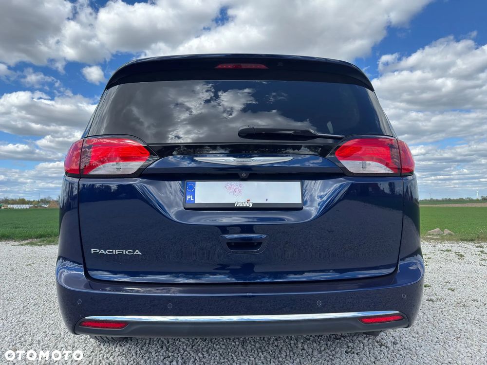 Chrysler Pacifica - 6