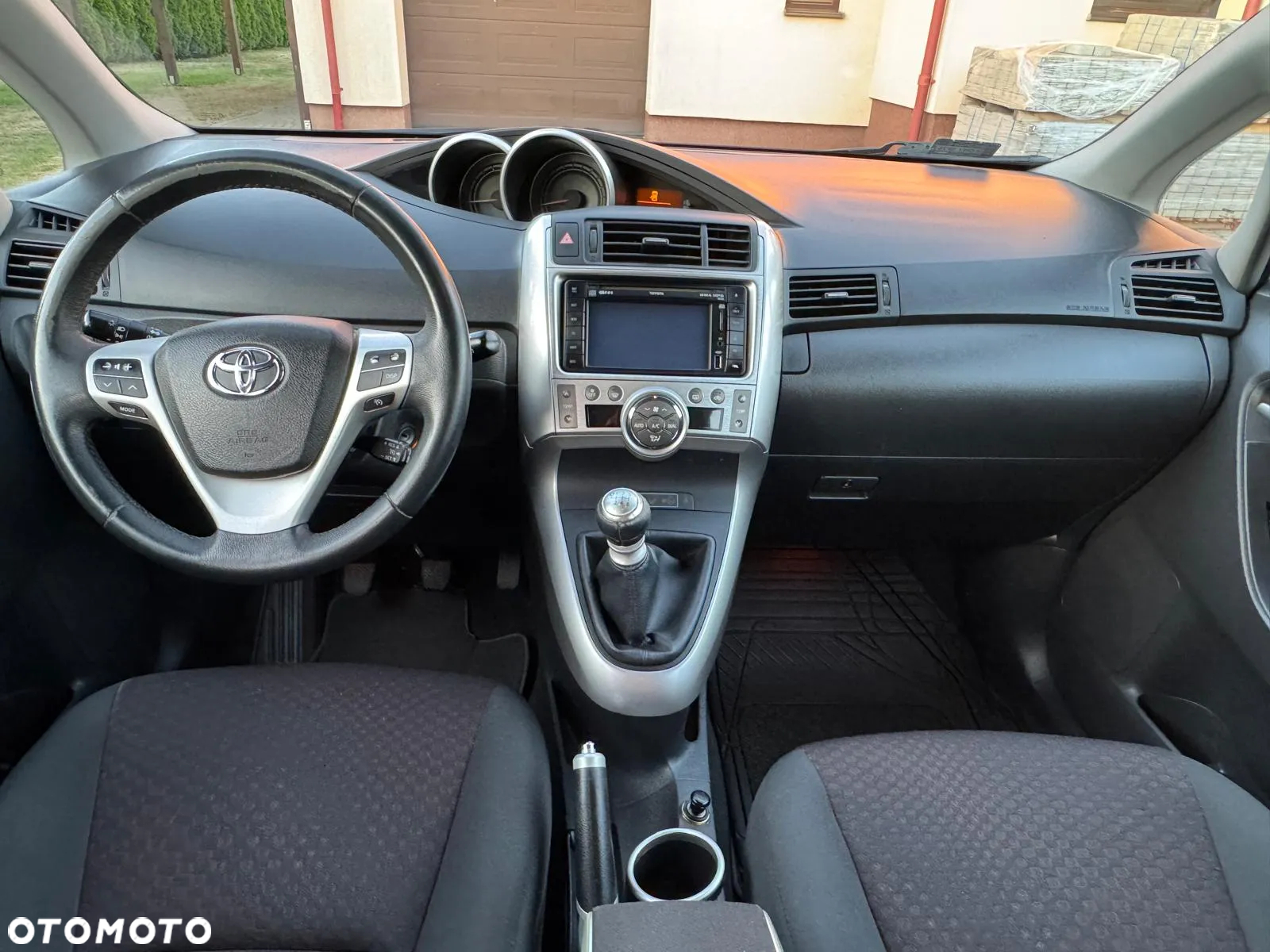 Toyota Verso 2.0 D-4D Premium - 24