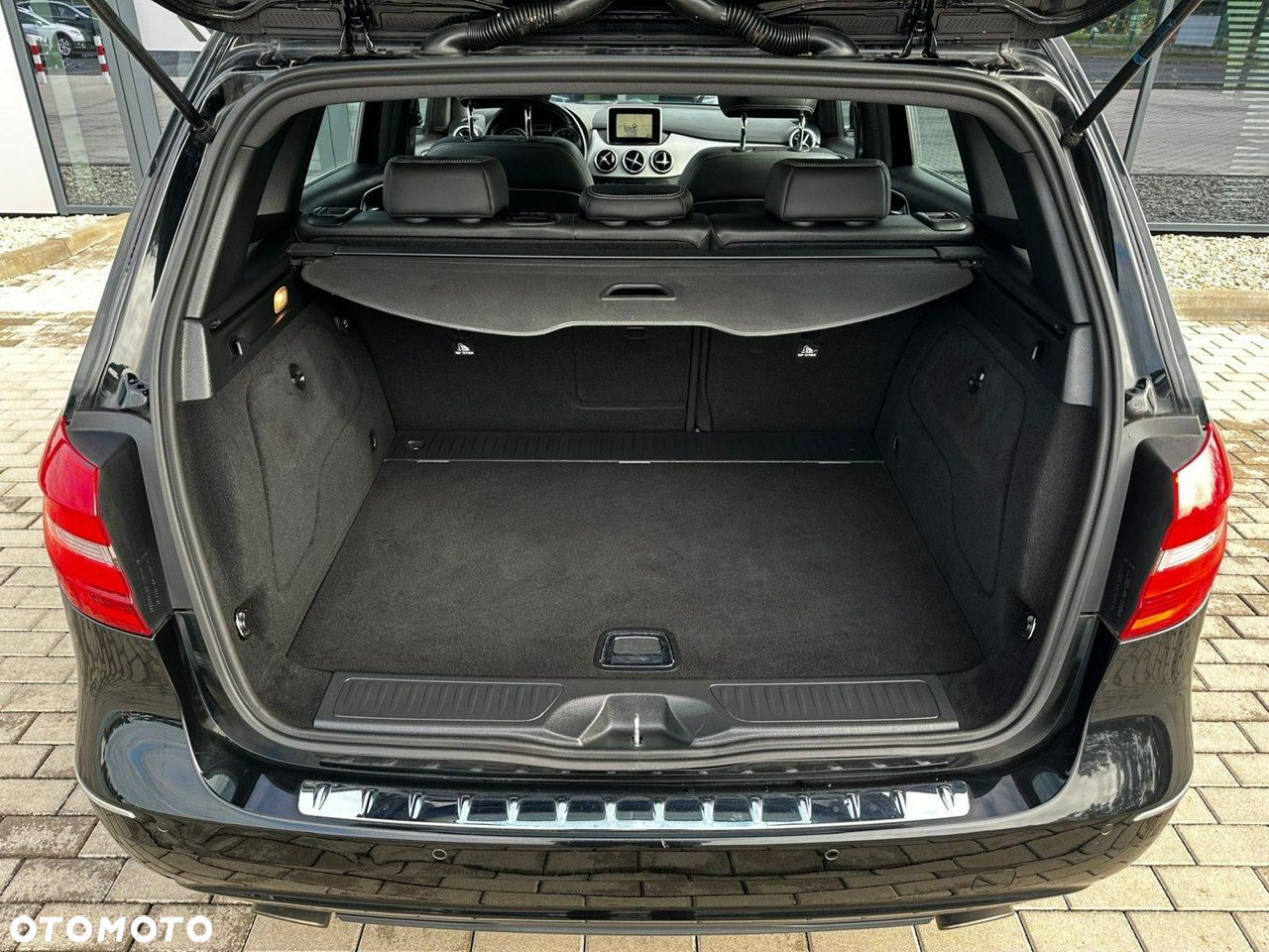 Mercedes-Benz Klasa B 200 UrbanStyle Edition - 28