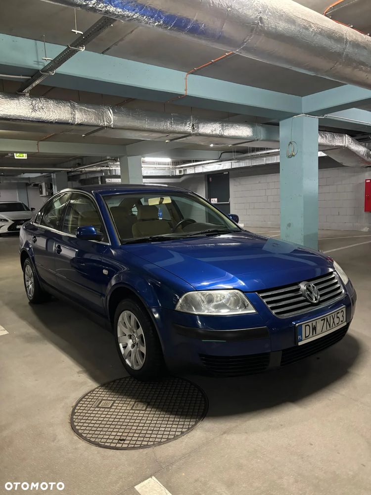 Volkswagen Passat 2.0 Basis - 3