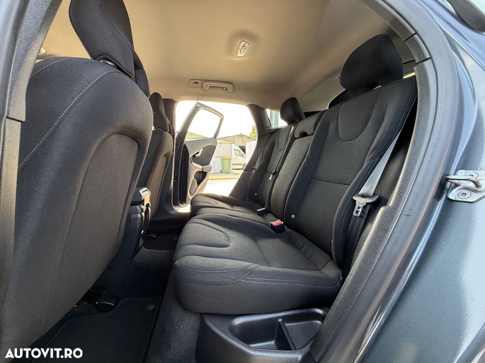 Volvo V40 D2 - 17