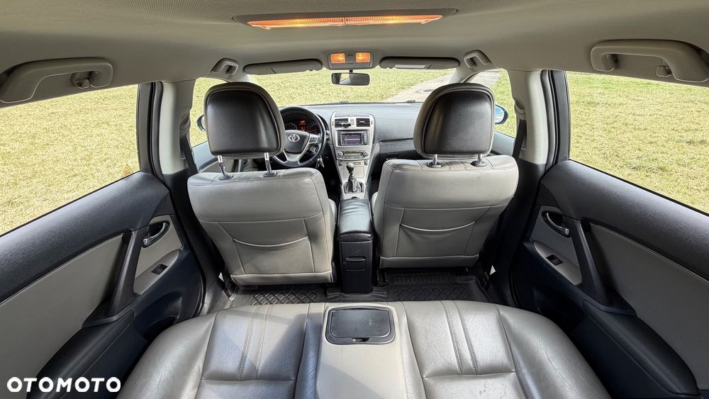 Toyota Avensis 2.0 Executive - 18