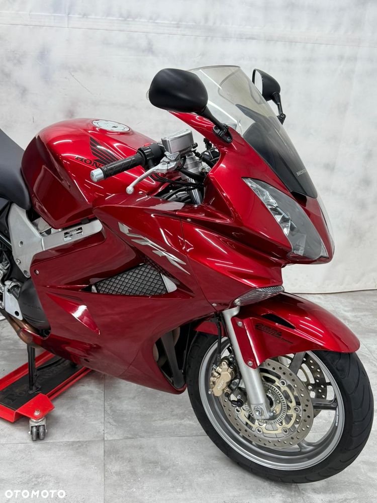 Honda VFR - 4