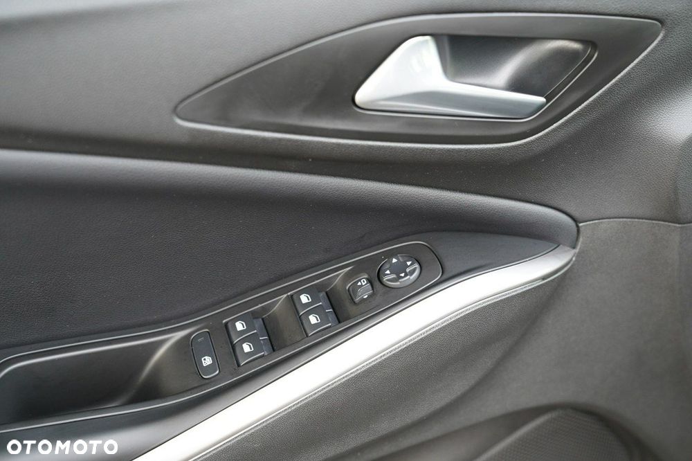 Opel Grandland X - 12