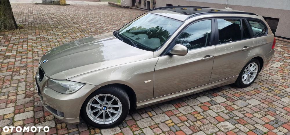 BMW Seria 3 320d DPF Edition Sport - 28
