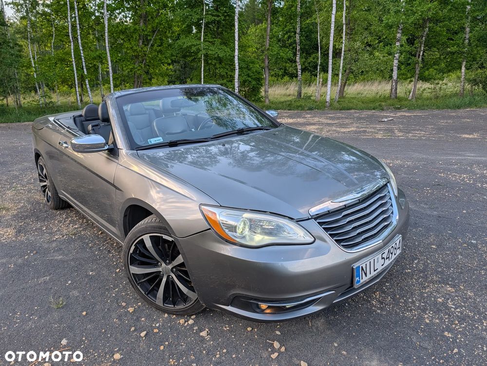Chrysler 200 - 9