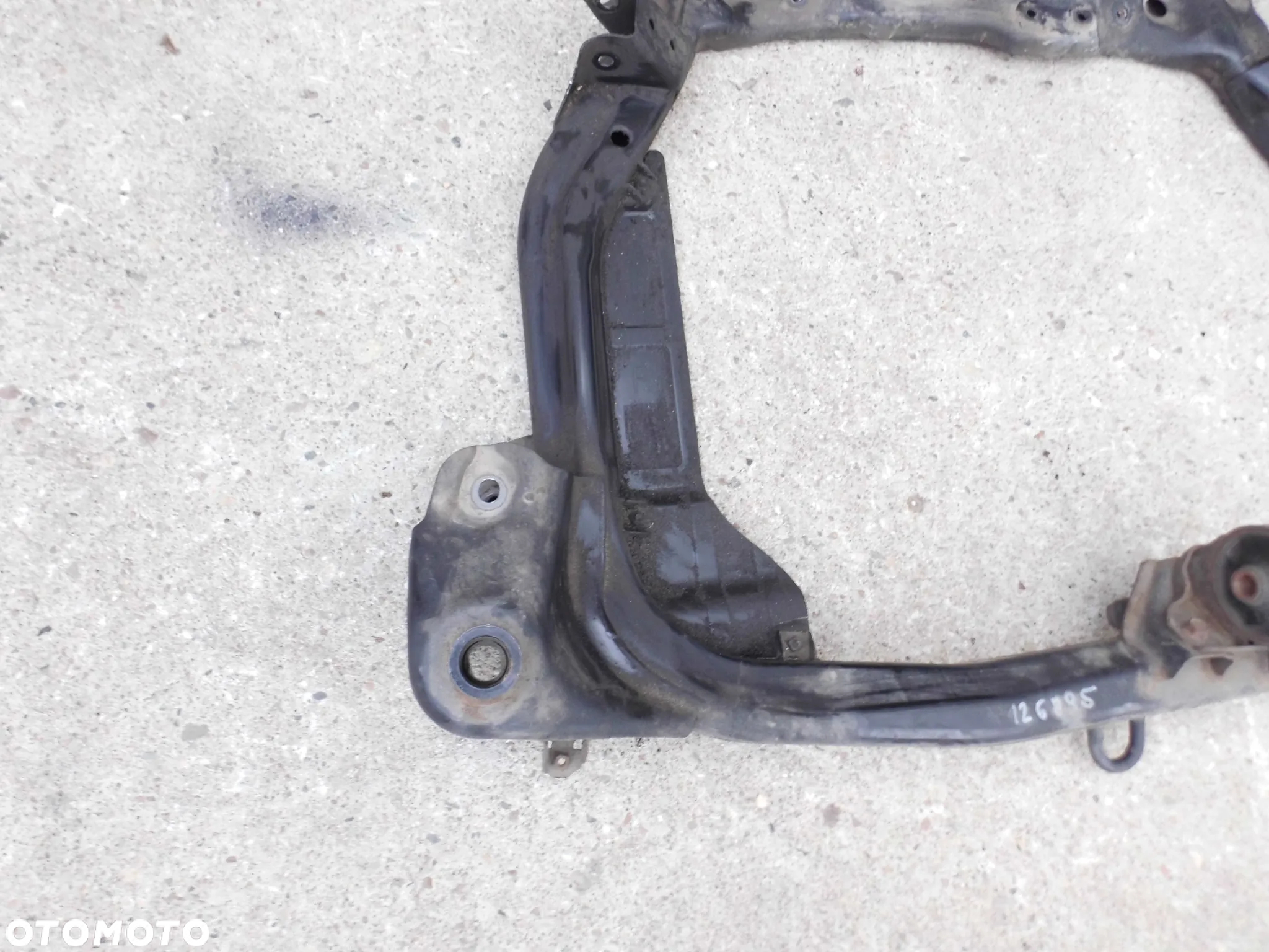 TRAWERSA SANKI WÓZEK ZAWIESZENIE SILNIKA 62405-2L000 HYUNDAI I30 I LIFT KIA CEED I 1.4 1.6 16V PRZEDNIE ORYGINAŁ SPRAWNE - 2
