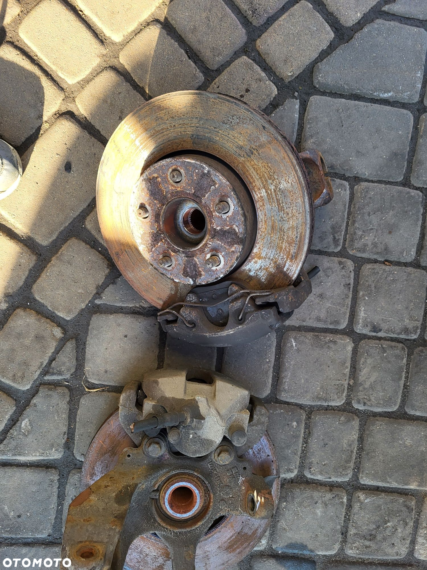 Tarcza piazda zacisk przedni ford focus mk2 1.6 benzyna - 2