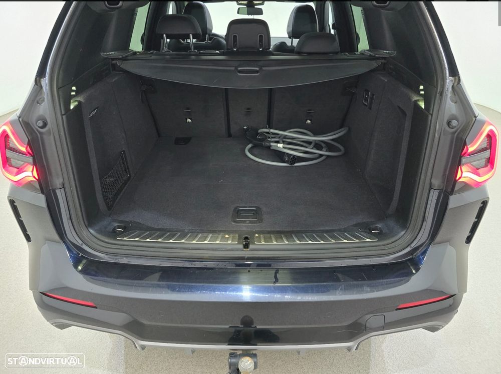 BMW iX3 - 15