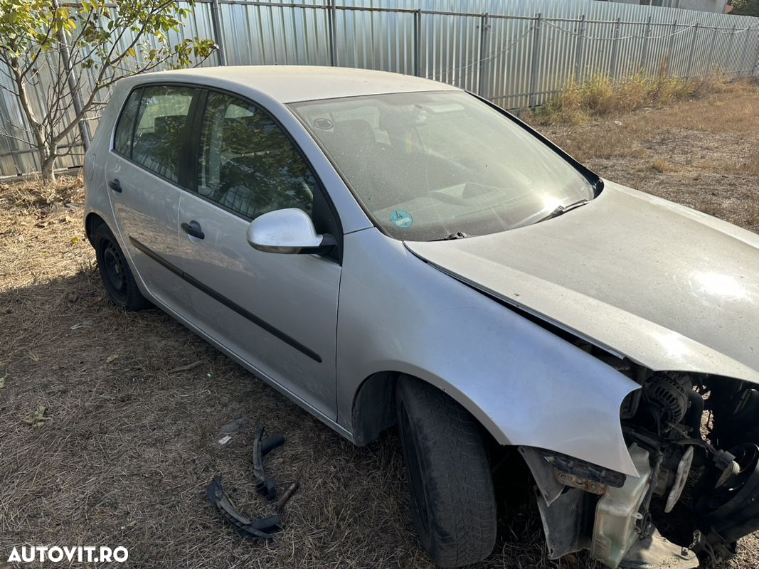Dezmembrez Volkswagen golf 5 - 2