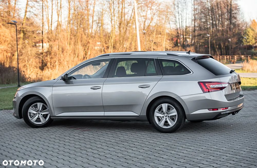 Skoda Superb Combi 2.0 TDI DSG Premium Edition - 10