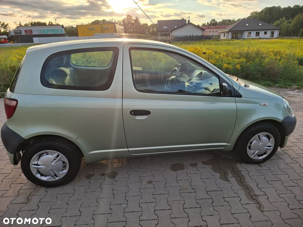 Toyota Yaris 1.0 Base - 3