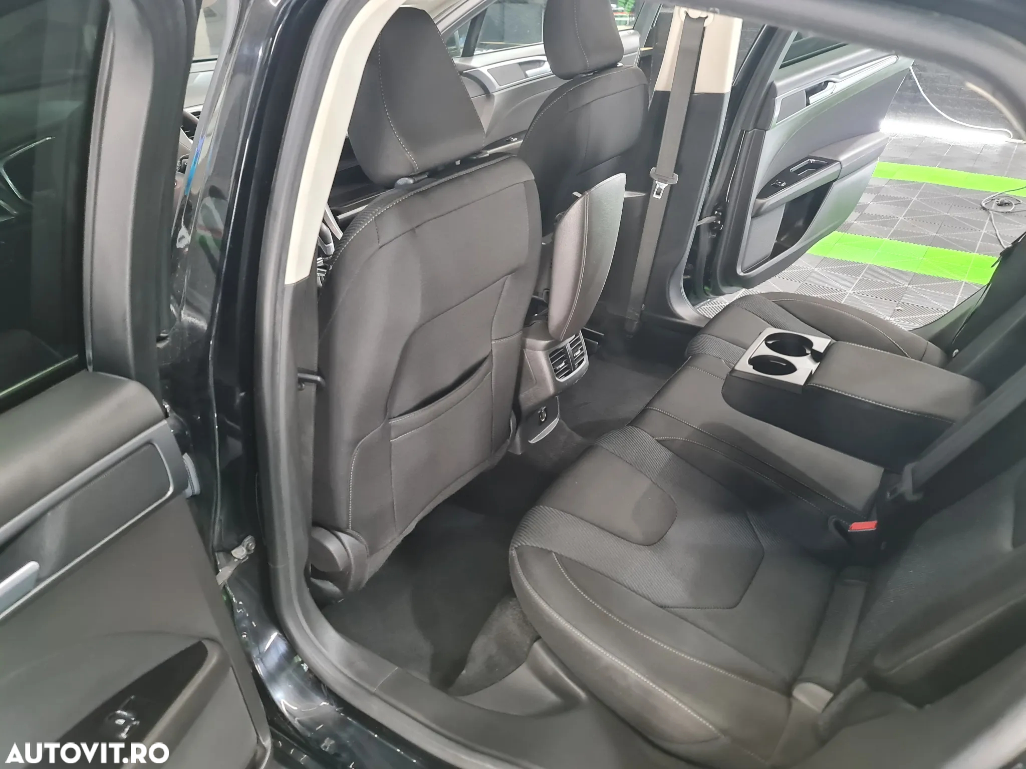 Ford Mondeo 2.0 TDCi Powershift AWD Business - 17