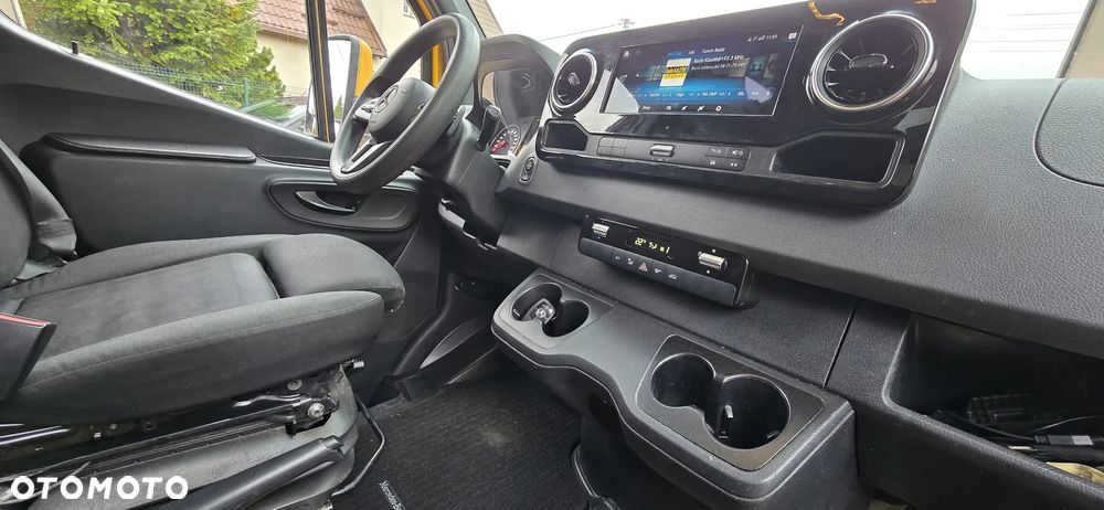 Mercedes-Benz Sprinter 319 - 7