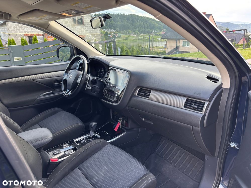 Mitsubishi Outlander - 15