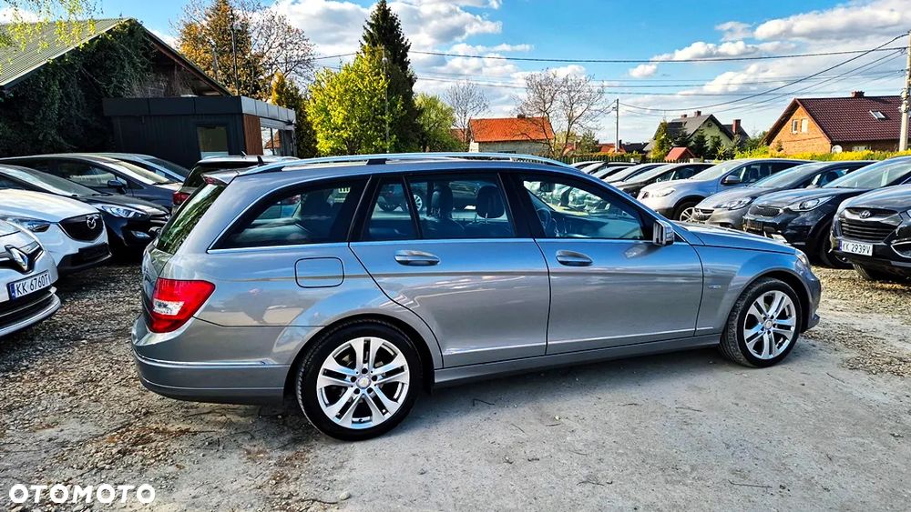 Mercedes-Benz Klasa C 180 BlueEFFICIENCY 7G-TRONIC Avantgarde - 12