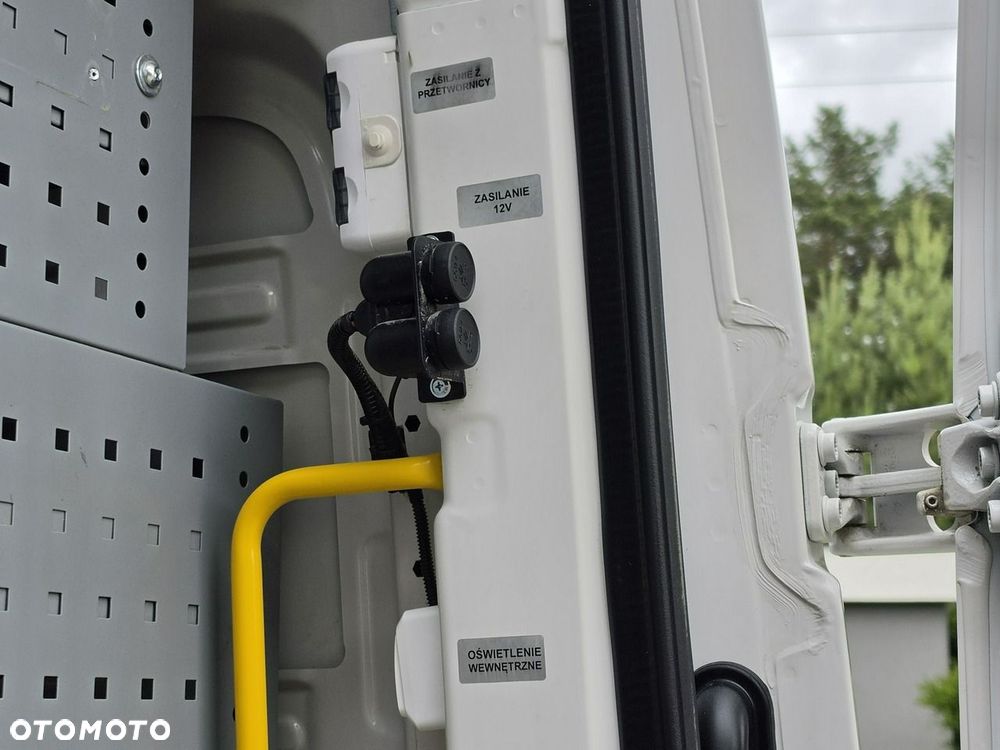 Volkswagen Crafter - 13