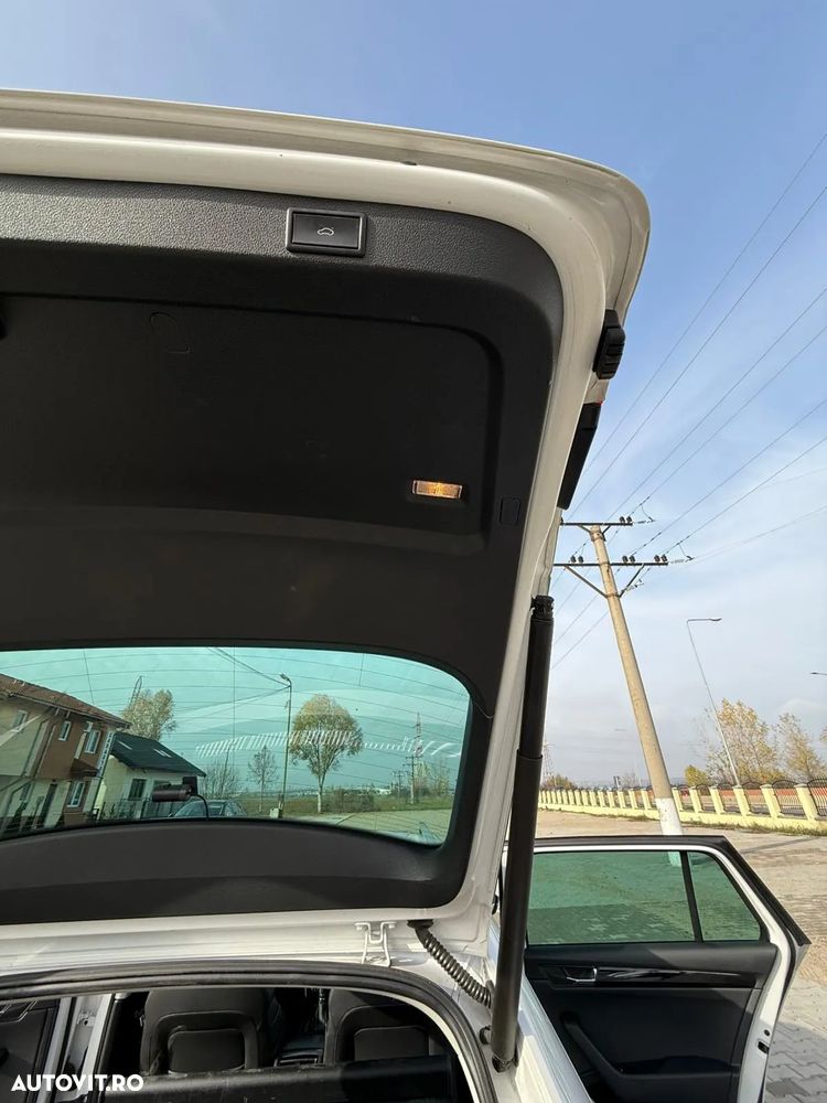 Skoda Superb 2.0 TDI 4X4 DSG Laurin & Klement - 11