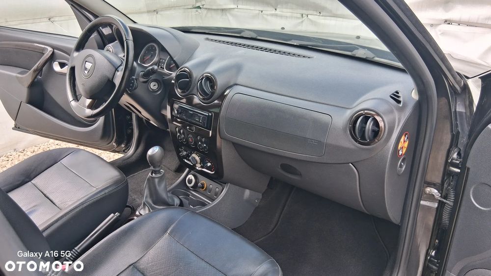 Dacia Duster 1.6 16V 4x4 Prestige - 11