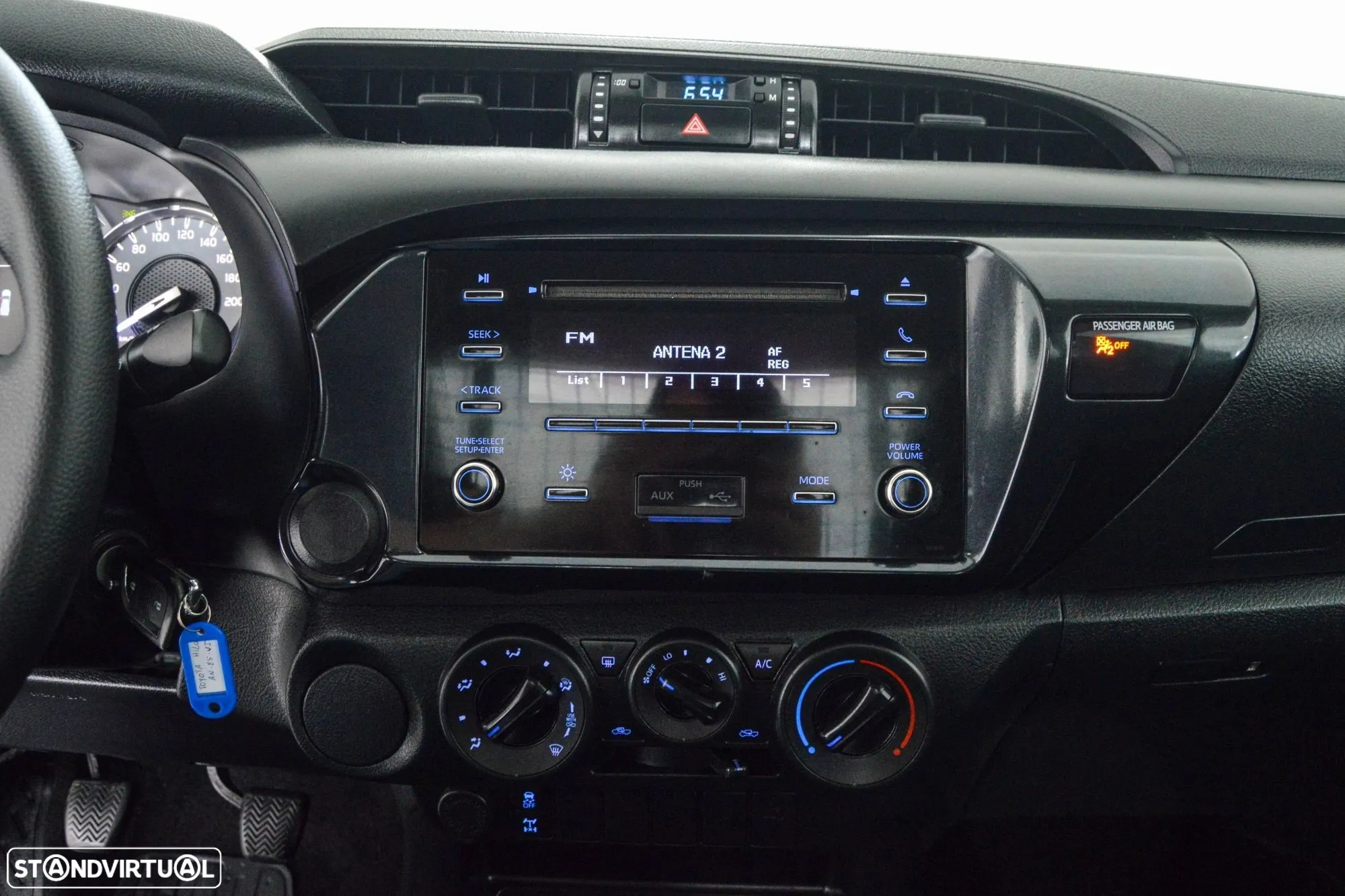 Toyota Hilux 2.4 D-4D 4X2 Cabine Simples 2L - 33