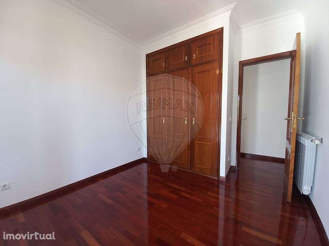 Moradia T4 para arrendamento - Grande imagem: 3/49