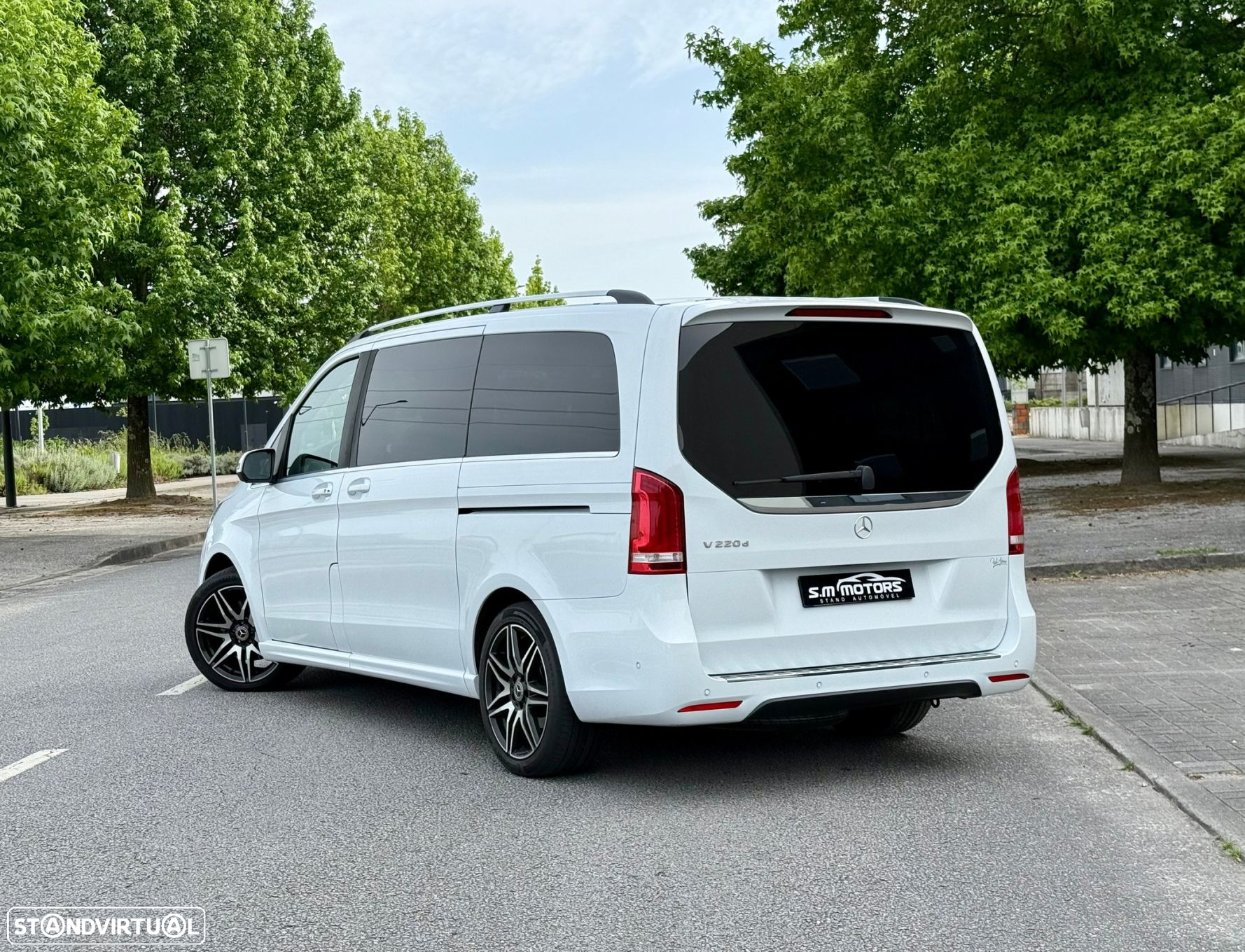 Mercedes-Benz V 220 d Longo Avantgarde - 2