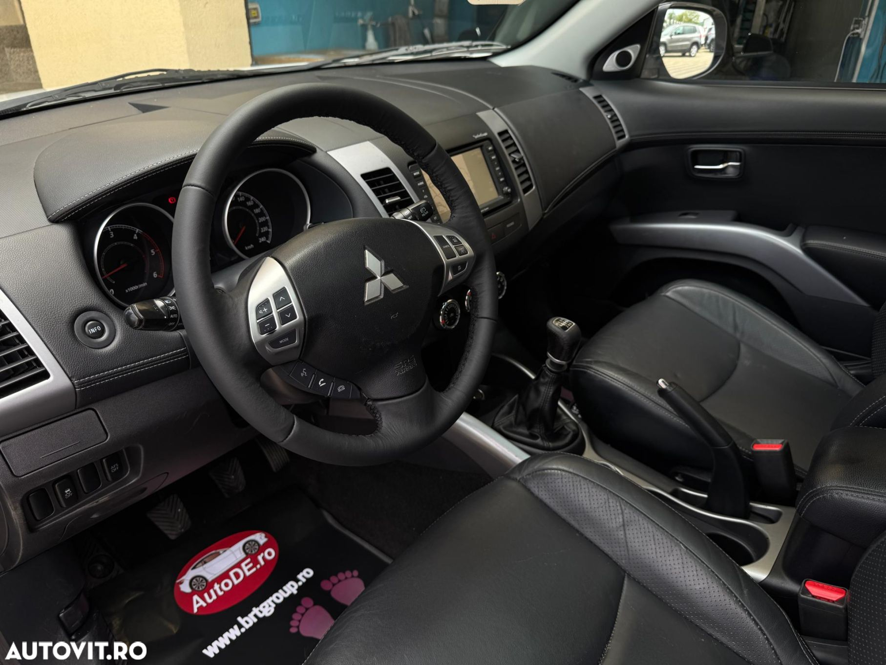 Mitsubishi Outlander - 5