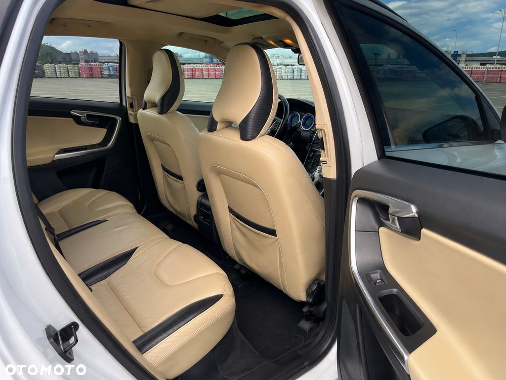 Volvo XC 60 D5 AWD RDesign - 4