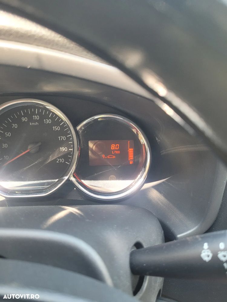 Dacia Logan 1.2 - 8