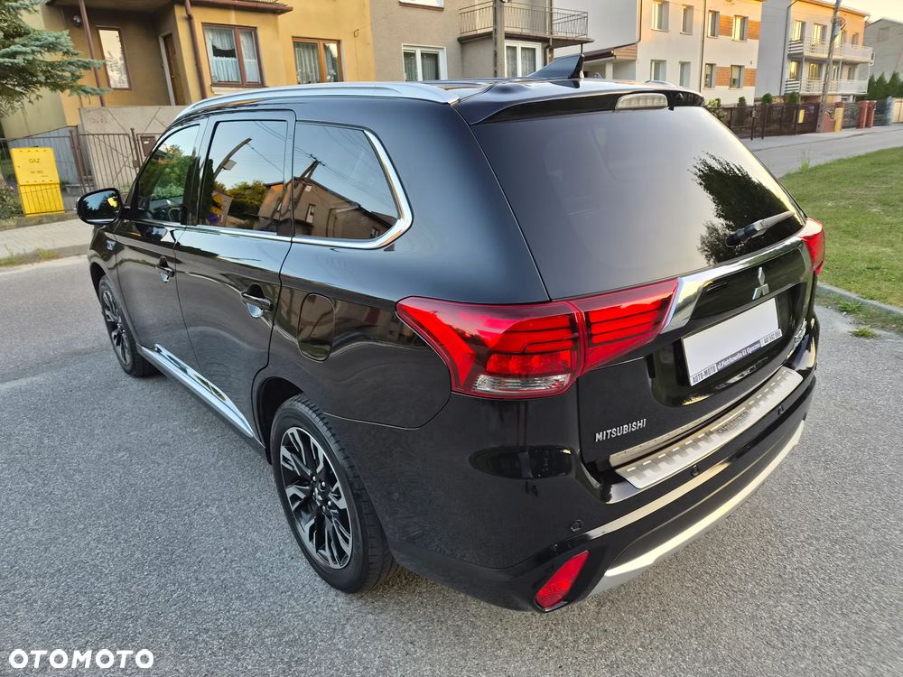 Mitsubishi Outlander - 14