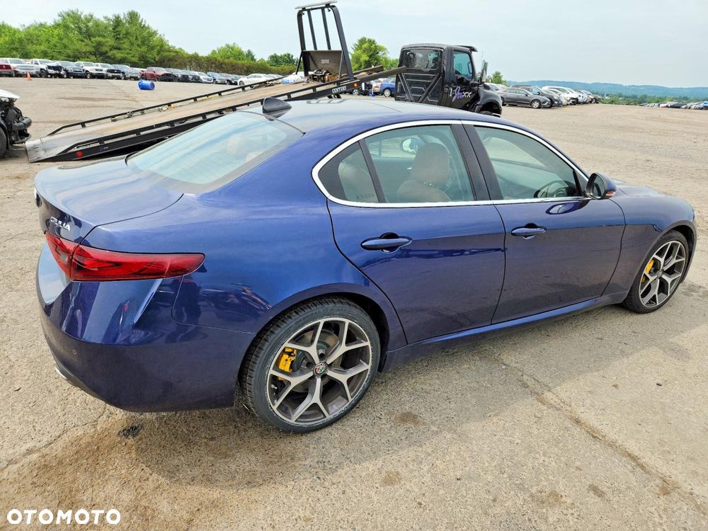Alfa Romeo Giulia 2.0 Turbo TI Q4 - 4