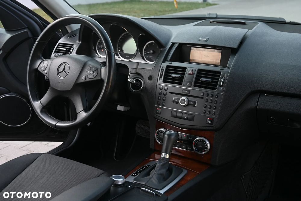 Mercedes-Benz Klasa C 350 CDI DPF 7G-TRONIC BlueEFFICIENCY Avantgarde - 34