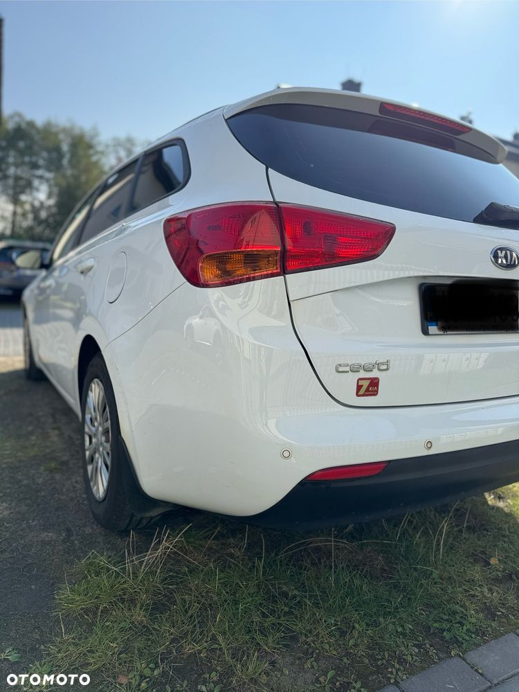 Kia Ceed - 10