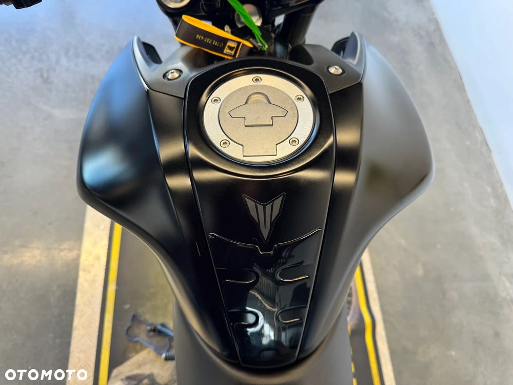 Yamaha MT - 28