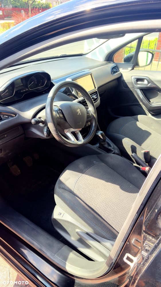 Peugeot 208 1.2 PureTech GPF Signature S&S - 6