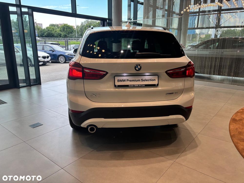 BMW X1 sDrive18i Advantage - 9