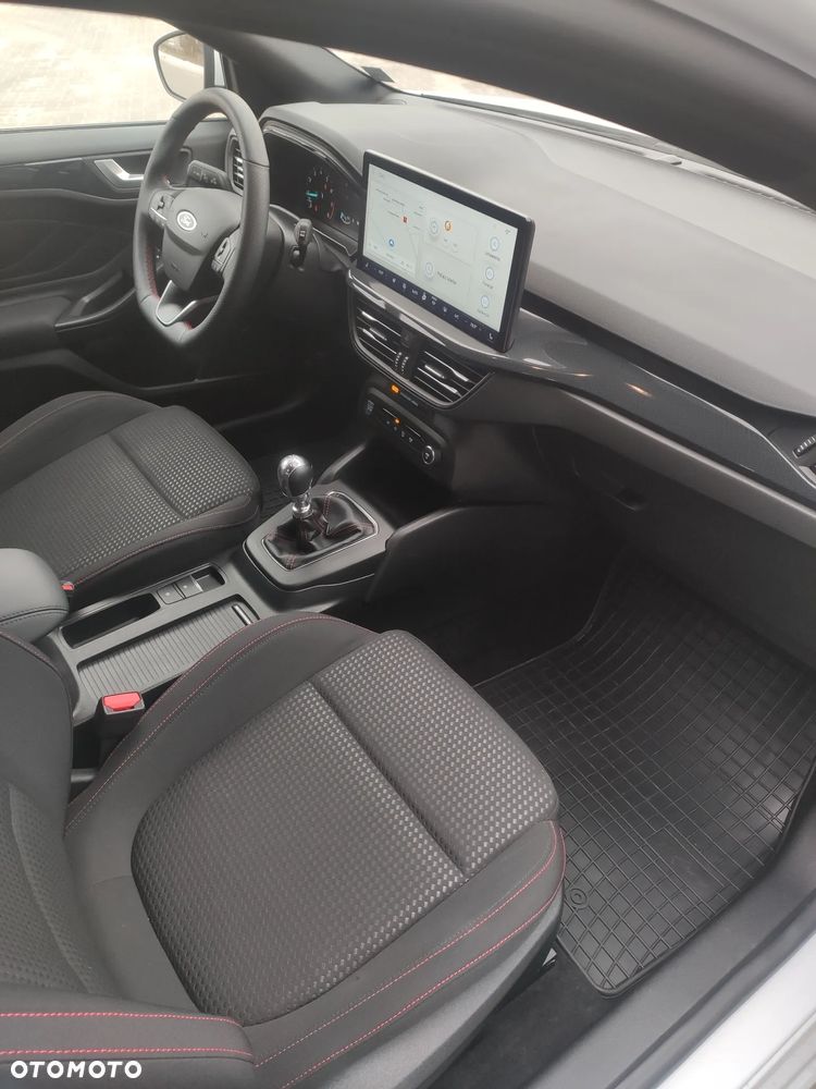 Ford Focus 1.0 EcoBoost Hybrid ST-LINE X - 14
