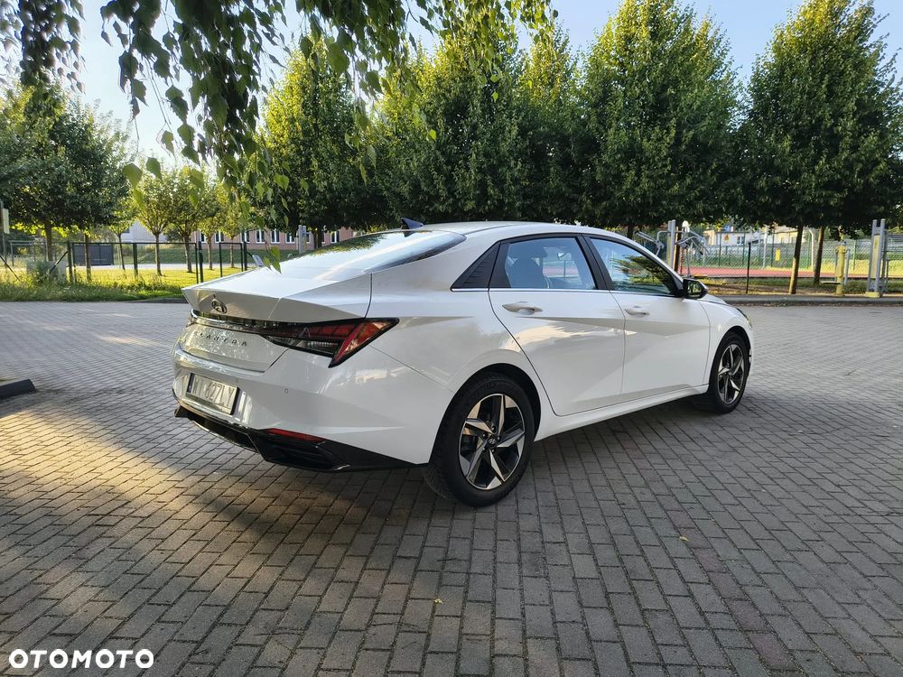 Hyundai Elantra 1.6 Executive CVT - 7
