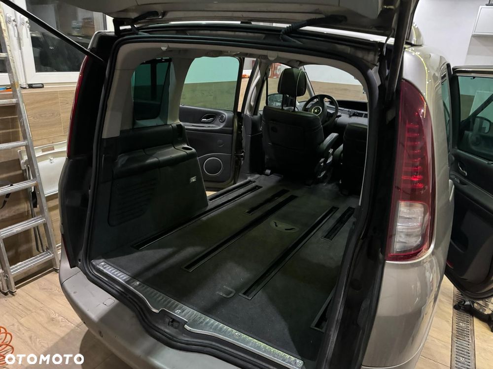 Renault Espace 2.0 dCi Initiale - 9