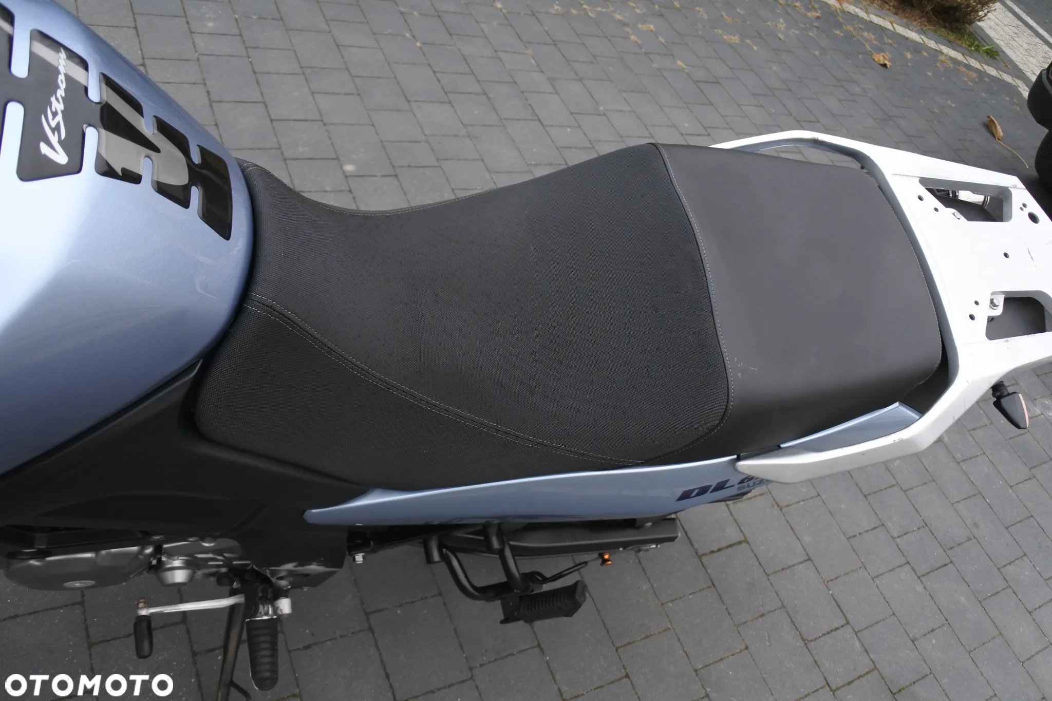 Suzuki V-STROM - 10