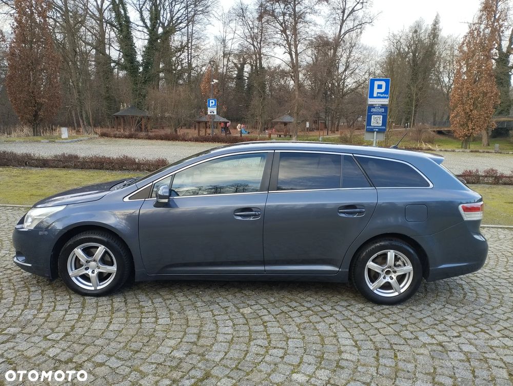Toyota Avensis 2.0 D-4D Executive - 19