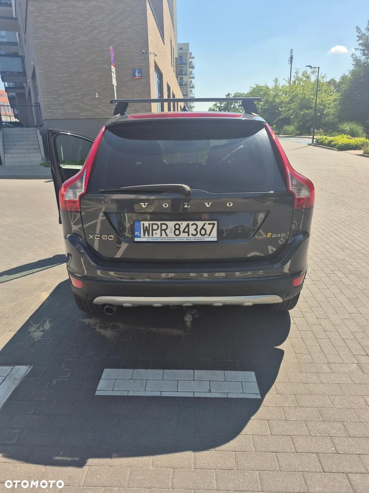 Volvo XC 60 2.4D AWD Momentum - 16