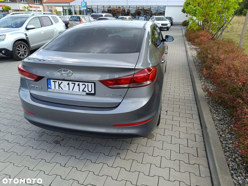 Hyundai Elantra 1.6 Comfort - 6
